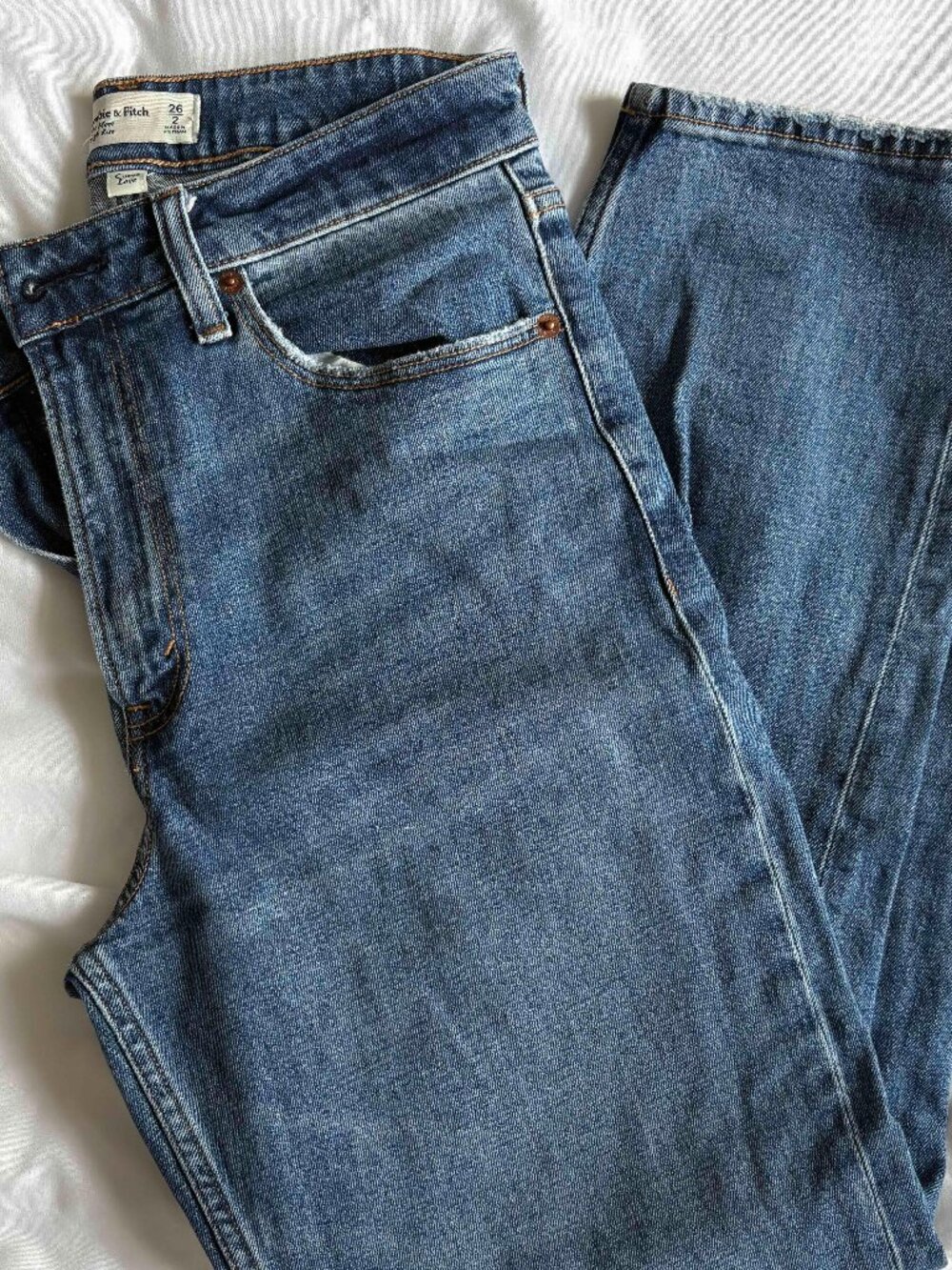 Abercrombie + Fitch Jeans - The Mom High Rise - Size 26 /2 - Curve Love Fit
